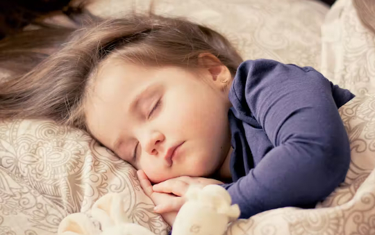Kindern beim Einschlafen helfen 10 15